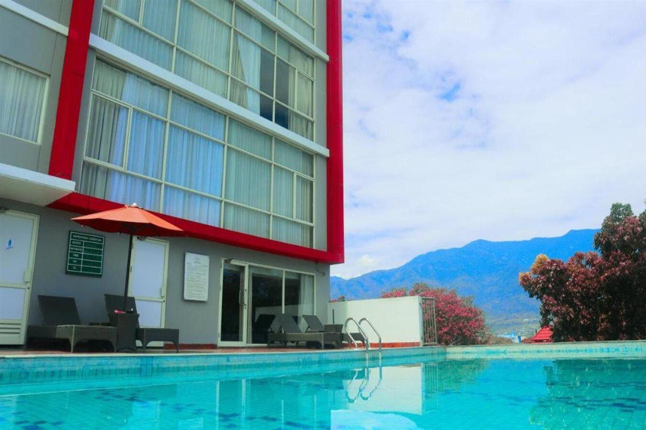 Hotel Santika פאלו מראה חיצוני תמונה