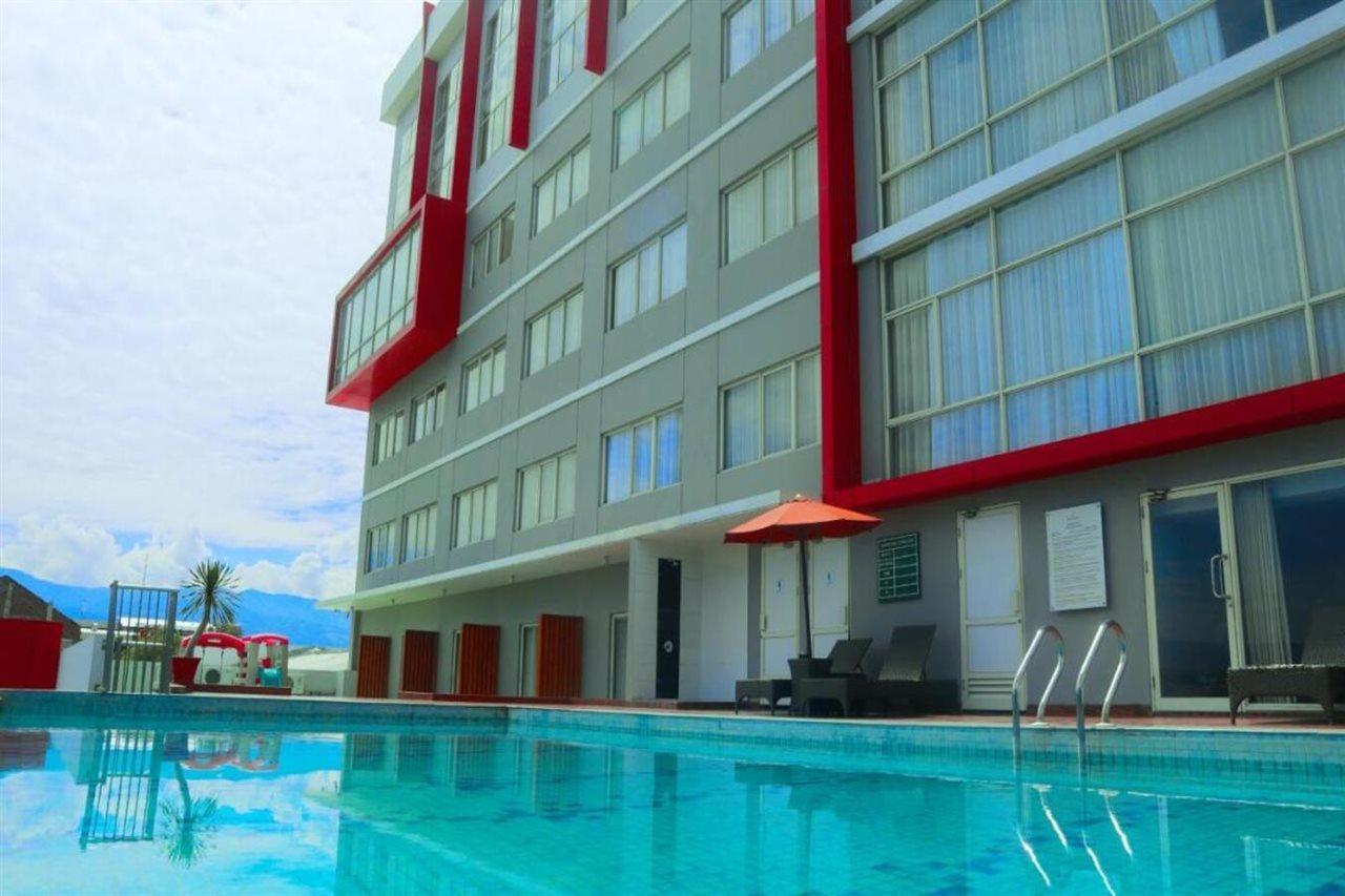 Hotel Santika פאלו מראה חיצוני תמונה