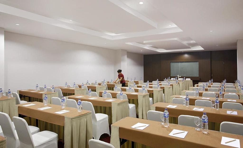 Hotel Santika פאלו מראה חיצוני תמונה