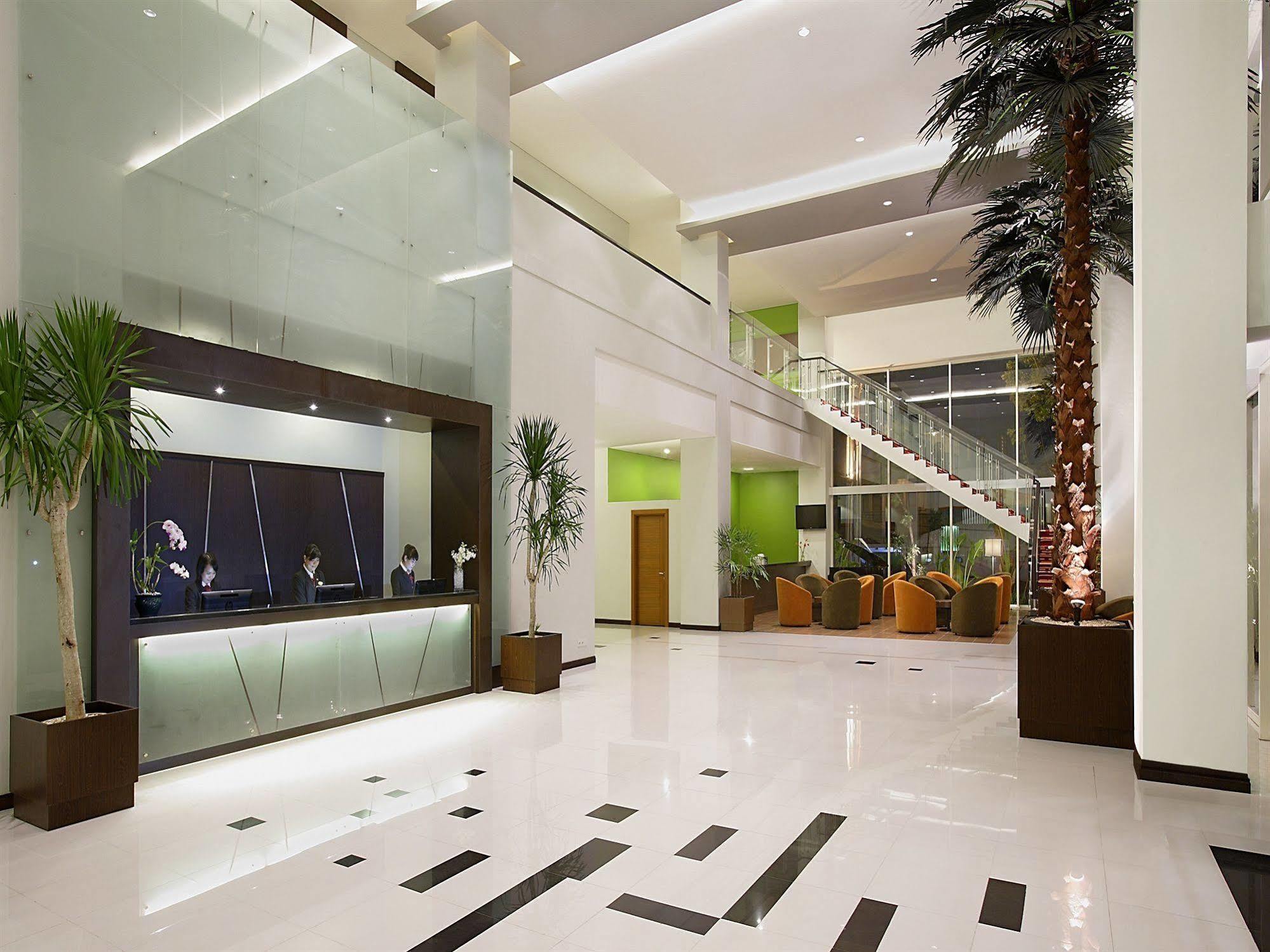 Hotel Santika פאלו מראה חיצוני תמונה