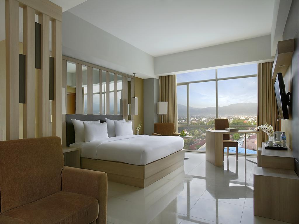 Hotel Santika פאלו מראה חיצוני תמונה