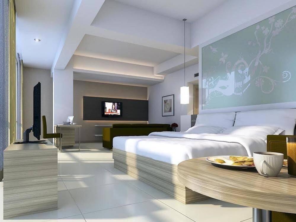 Hotel Santika פאלו מראה חיצוני תמונה
